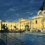 Emily Self Check In Wifi Netflix Free Coffee Near The Andrassy Street For Long Therm Budapest
