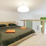 Emily Self Check In Wifi Netflix Free Coffee Near The Andrassy Street For Long Therm Budapest